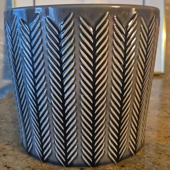 Chevron Patterned Gray Planter - Picture 2 of 8